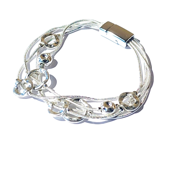 Jewelry - Woman's Simple Hammered Ball & Hollow Circles Sliver Magnetic Bracelet